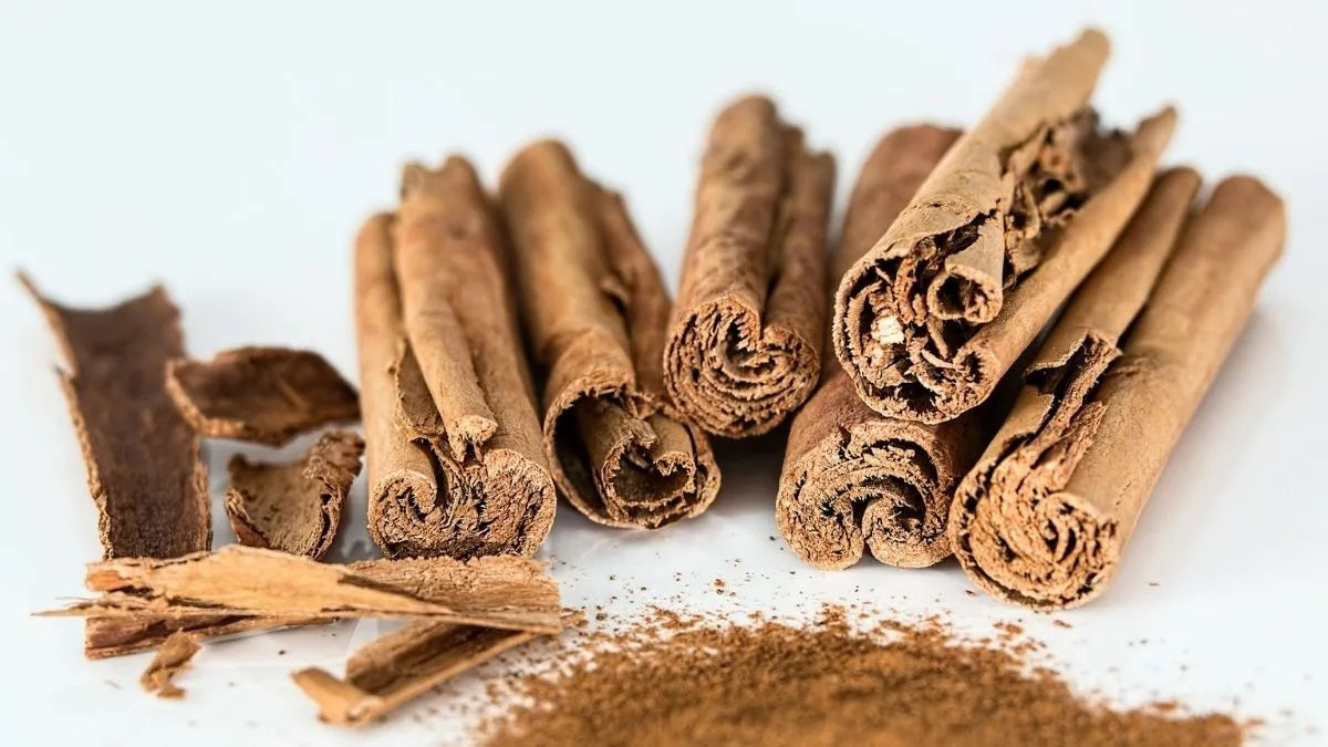 Cinnamon: 8 Health Benefits, Uses, Nutrition, Risks